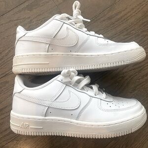 Nike Air Force One | All white | Size 5Y